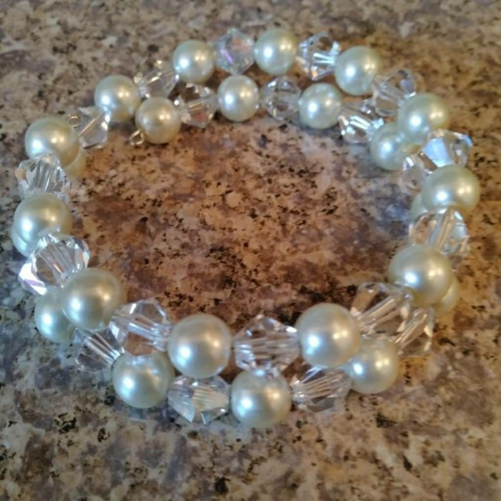 Crystal and Pearl bracelet.